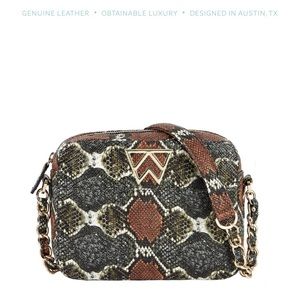 Kelly Wynne Mini Mingle Mama purse NWOT